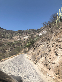 Route to Grutas Tolantago